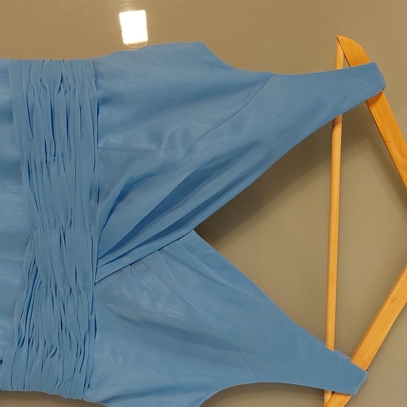 Mari Lee Dress - Picture 2 of 7